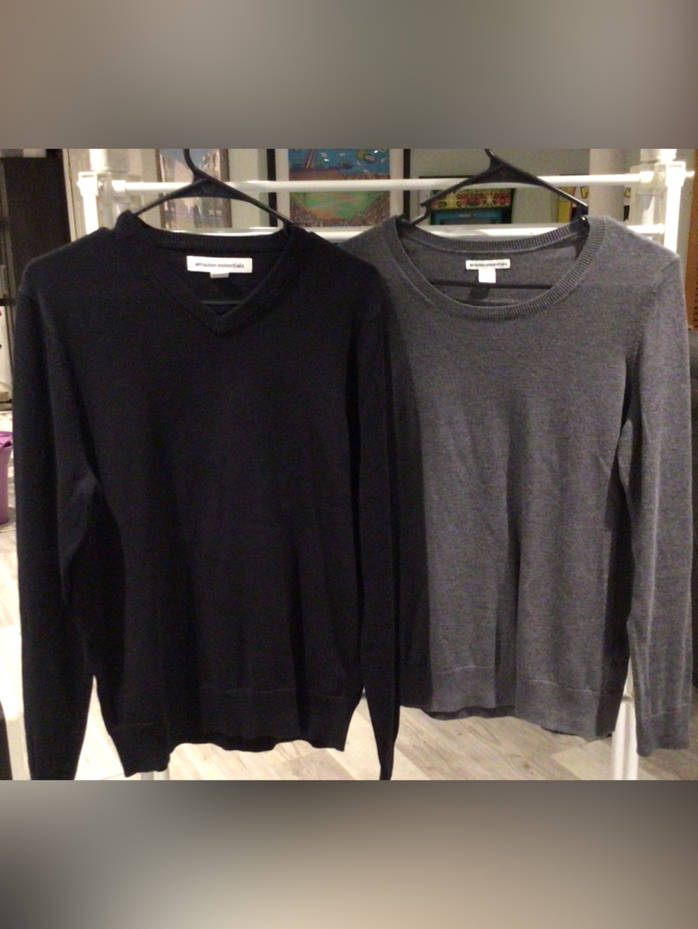 Amazon Essentials Men's Crewneck and V-Neck Sweaters - Black & Gray